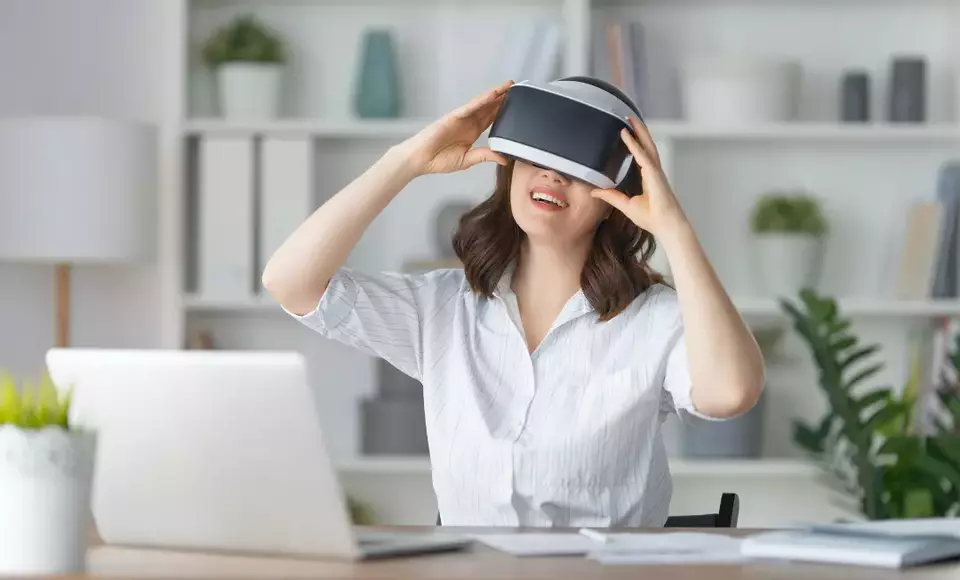 Advantages of Virtual Reality (VR)