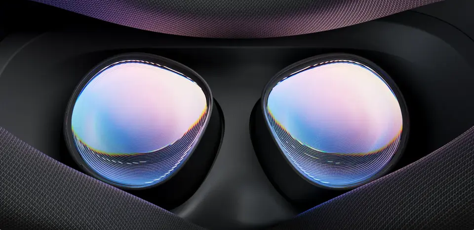 Interior lenses of the Meta Quest 3S virtual reality headset, displaying the optical clarity and smooth curvature of the lenses for a better user experience.