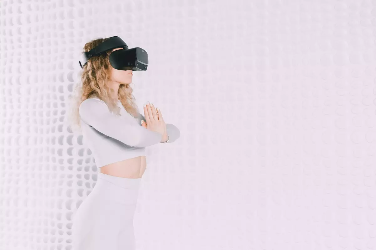 The Potential Impacts of Virtual Reality (VR) on Identity and Self-Expression