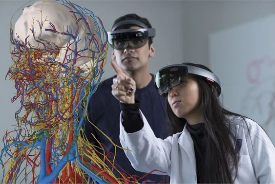 Interactive 3D models of the human body with Microsoft HoloAnatomy 